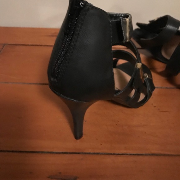 Shoes - Picture 5 of 6